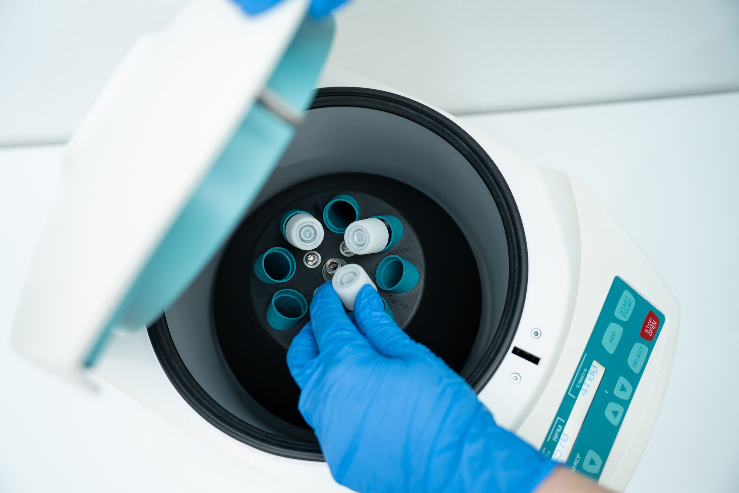 Oncofertility care at Karnic Clinic – fertility preservation options for cancer patients and survivors.